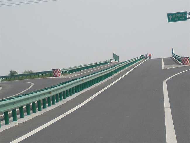 营口高速公路护栏的材质与规格