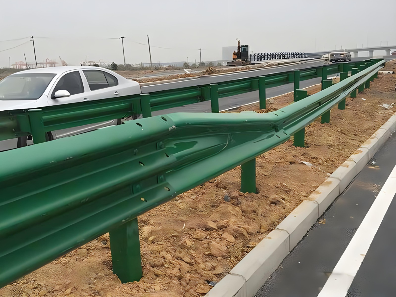 营口高速波形护栏板日常维护方案确保道路安全新举措